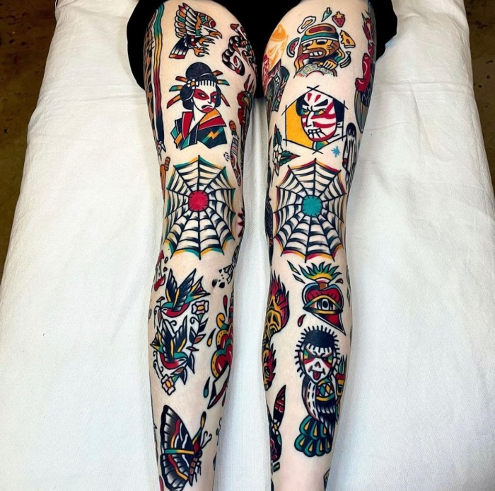 Zoozy full legs tattoo