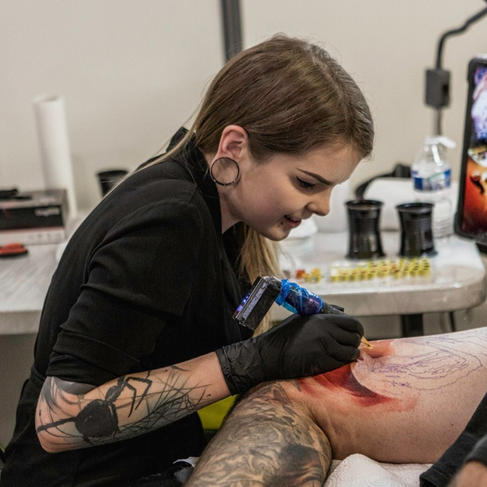 Sandra Daukshta • Mastering Mesmerizing Illustrative Realism 17 April 2025