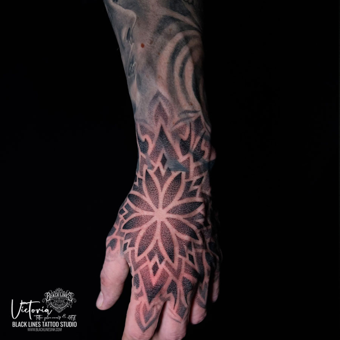 Victoria Vig • Crafting Refined Geometric Precision and Semi Realism 17 July 2025