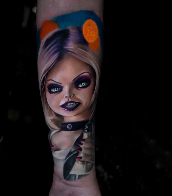 Aggie Vnek • Painting Living Narratives Beneath the Skin 15 July 2025