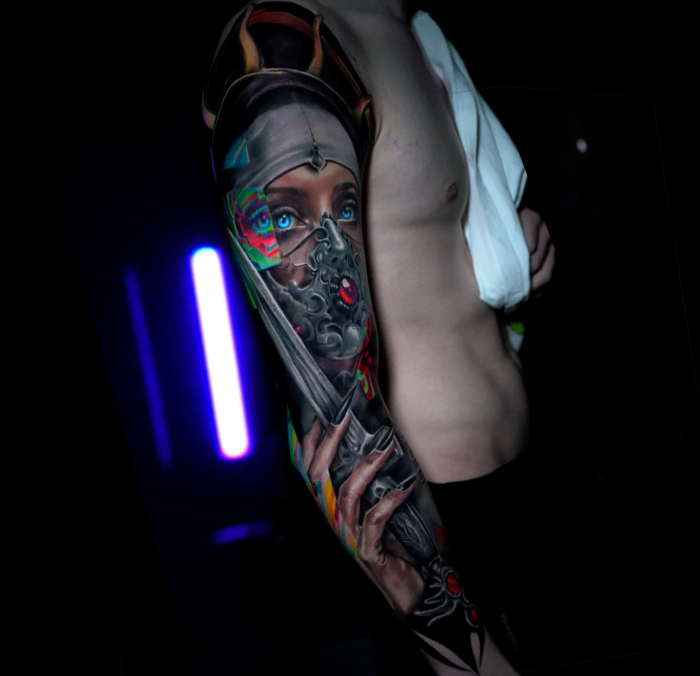 Aggie Vnek • Painting Living Narratives Beneath the Skin 15 July 2025