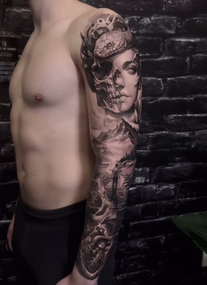 Ivan Ekser • Black & Grey Realism Meets Sci-Fi 21 August 2025