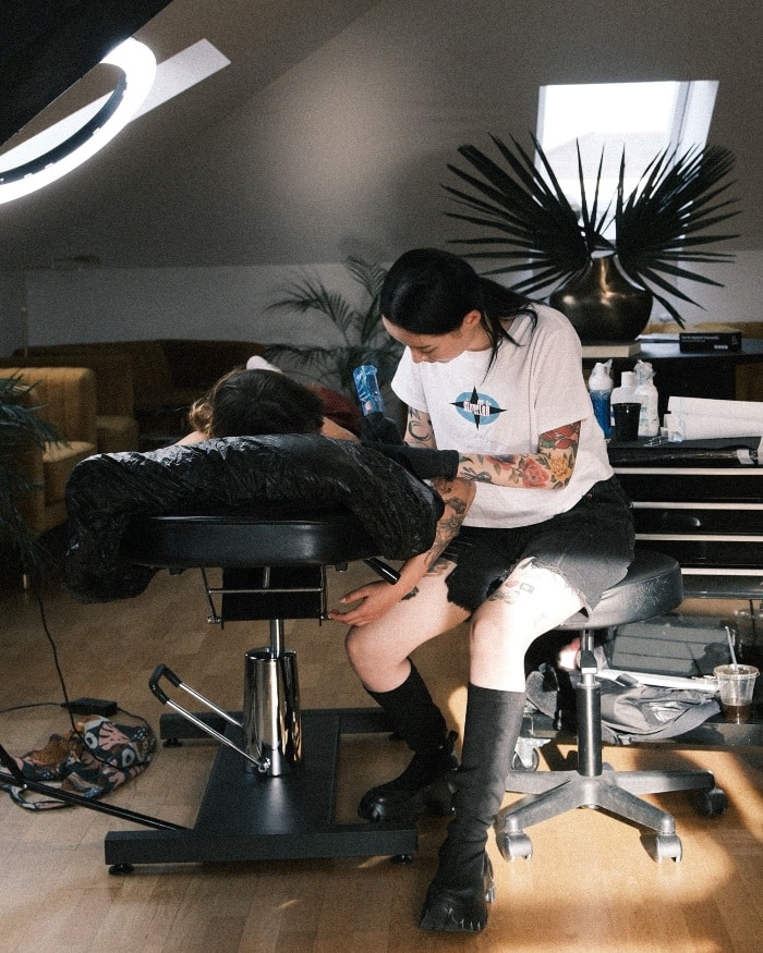 Joohyun Jo - Yojo • Working with Restraint in Fine-Line Tattooing and Natural Form 28 December 2025