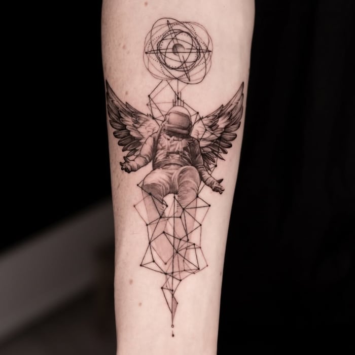 Double.K • Devotion Over Efficiency: Graphic Tattooing as Light, Time, and Belief Double.K • Devotion Over Efficiency: Graphic Tattooing as Light, Time, and Belief 26 January 2026